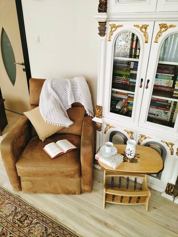 How to Create a Cozy and Inviting Reading Nook at Home